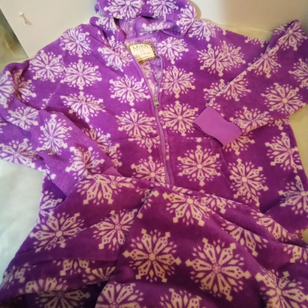 Mikk Lounge onesie